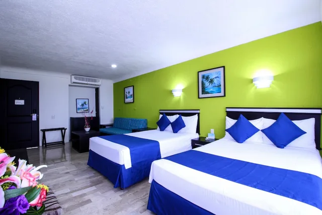 غرفة قياسية بشرفة، Aquamarina Beach Hotel Cancun 7/8
