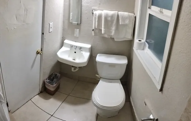 غرفة بسريرين كوين، Budget Lodge by OYO Portland West 4/4