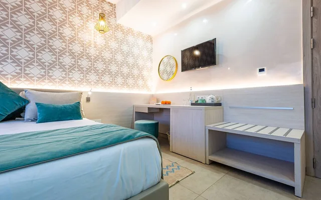 Room, King Bed, No Balcony, Hot Tub, Medina Gardens - Adult only 1/4
