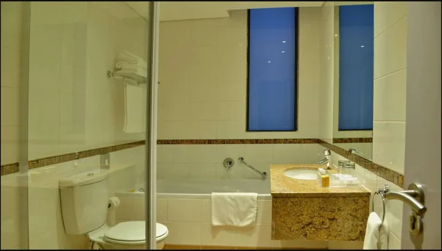 Room, Double Bed, Accessible, Cresta Grande Cape Town 2/2