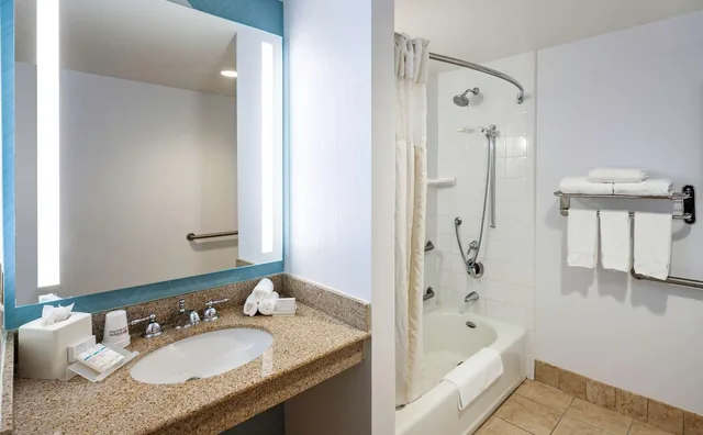 غرفة بسريرين كوين بحوض استحمام لذوي الإعاقة، Hilton Garden Inn San Diego/Rancho Bernardo 4/4