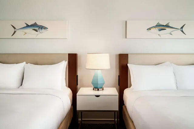 غرفة بسريرين كوين بشرفة بإطلالة جزئية على البحر بمطبخ، Doubletree By Hilton Ocean City Oceanfront 1/2