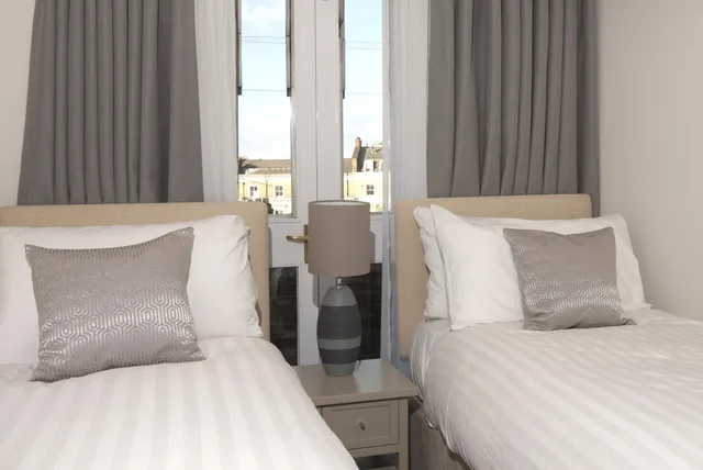 شقة بسرير مزدوج وسريرين منفصلين بغرفتي نوم، Manson Place 6/8