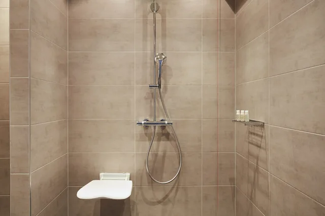 جناح بسرير كينج بإطلالة على الحديقة بغرفة نوم واحدة، Hotel Indigo Duesseldorf Victoriaplatz 7/8