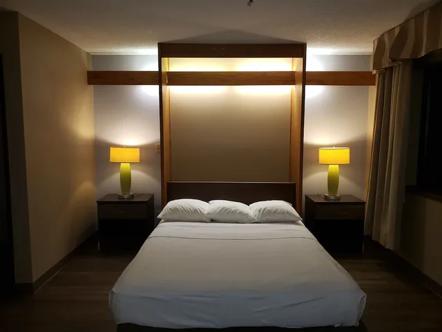 جناح استوديو بسرير كوين، Super 8 By Wyndham Milwaukee Airport 2/10