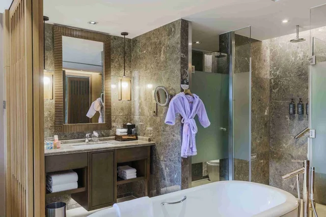 Marriott, Family, King Bed, Balcony، Sheraton Grand Hangzhou Wetland Park Resort 7/10