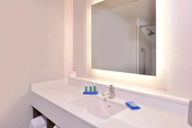 غرفة قياسية بسرير كوين، Holiday Inn Express Hotel Suites Mesquite 3/4