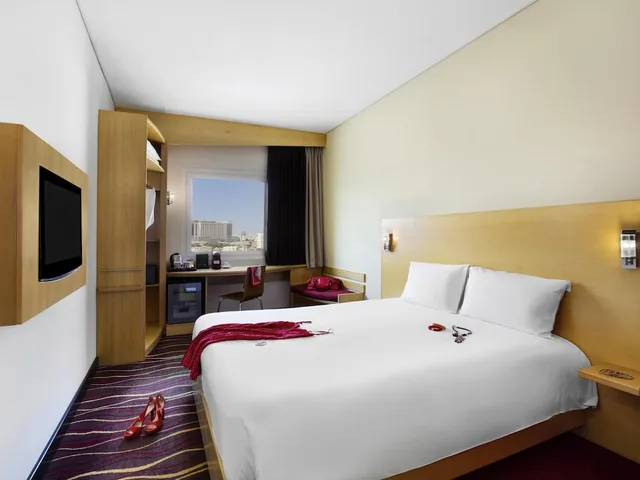 غرفة بريميوم بسرير مزدوج مع أريكة، Ibis Muscat 3/8