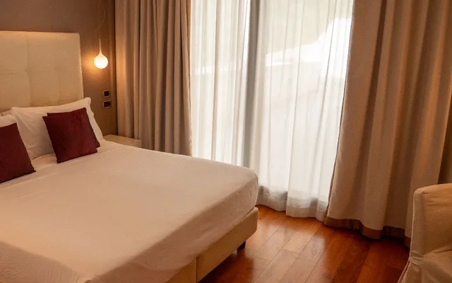 Deluxe, Double Bed, Lateral Side Sea View، Paradiso Relais Hotel 2/3