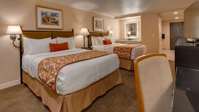 غرفة قياسية بسريرين كوين لذوي الإعاقة، Best Western Plus Arroyo Roble Hotel & Creekside Villas 4/10