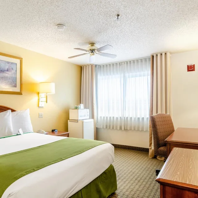 جناح بسرير كينج، GuestHouse Inn and Suites Cheyenne 3/6