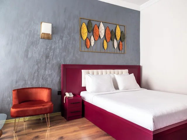 غرفة قياسية رباعية بسرير مزدوج وسريرين منفصلين، Azze Hotel 2/10