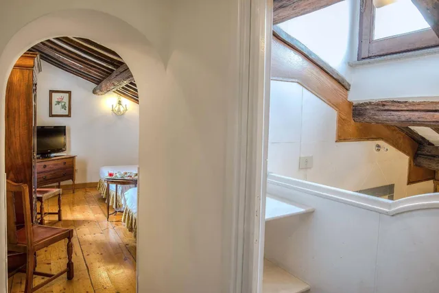 غرفة ثلاثية بسرير كوين وسرير فردي، Fontana Hotel Rome 4/5