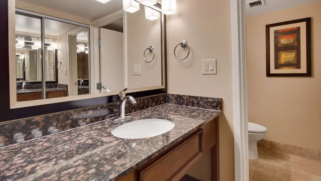 غرفة قياسية بسرير كينج، Best Western Cottontree Inn 5/7