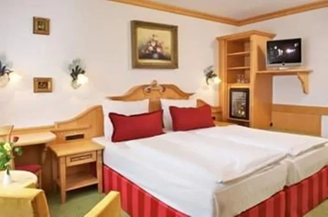 Room, Single, Twin Beds, Park Hotel Laim 2/4