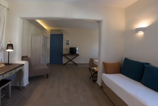 جناح بسرير كوين وسرير فردي، Alkyoni Beach 1/1