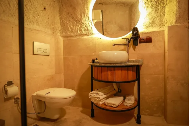 غرفة عائلية بسريرين منفصلين وسرير كينج، Mia Cappadocia Cave Hotel 4/4