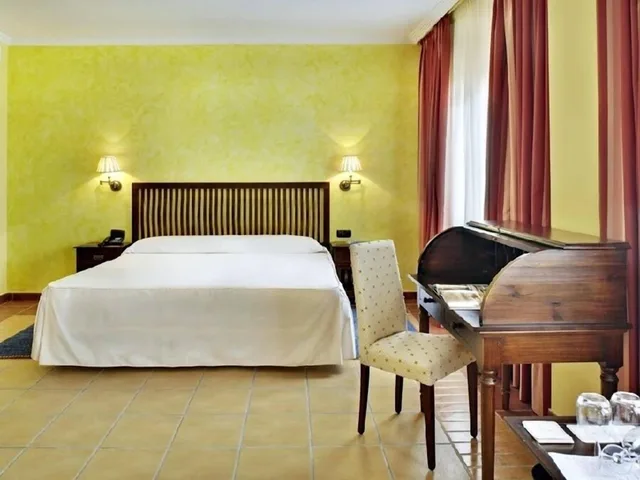 غرفة بسرير مزدوج أو سريرين منفصلين، Hotel Mafalda De Castilla 3/9