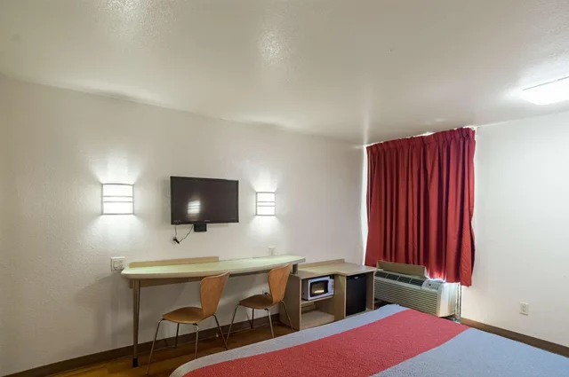 غرفة بسرير كينج لذوي الإعاقة، Motel6 Oklahoma City, OK - South 10/10