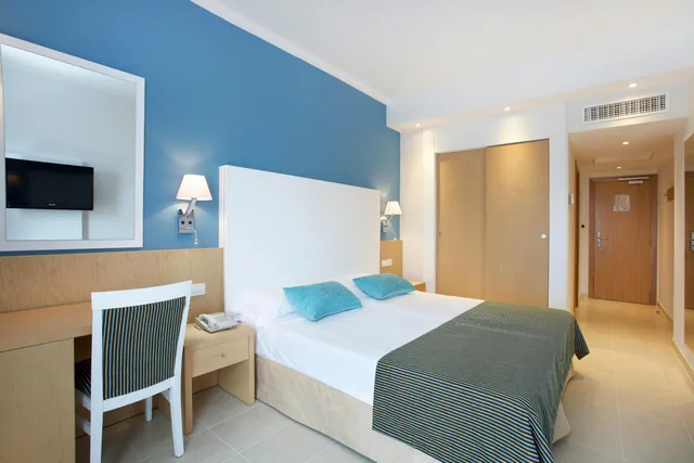 غرفة اقتصادية بسريرين منفصلين، Universal Hotel Marques 1/4