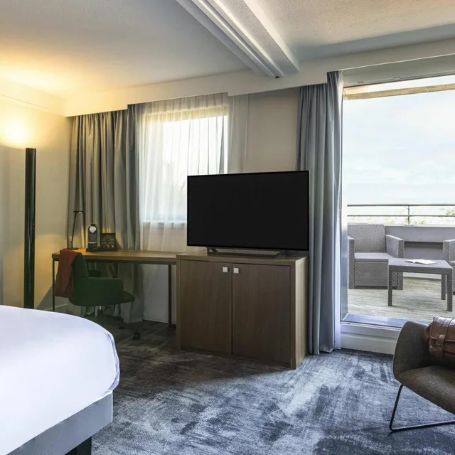 غرفة بريفيليج بسرير كينج بشرفة، Novotel Bordeaux Centre Gare Saint Jean 2/4