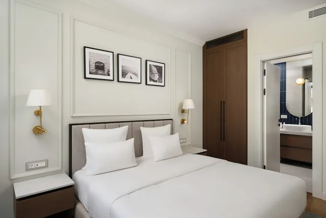 شقة ديلوكس بسرير مزدوج بغرفة نوم واحدة مع أريكة، Movenpick Hotel & Residences Teuta Kotor Bay 2/8
