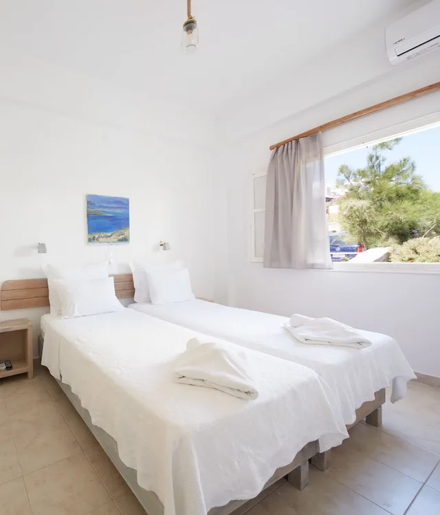 Economy, Double or Twin Bed, No Balcony، Londos 2/3