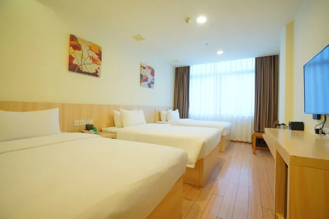 غرفة إليت ثلاثية بثلاثة أسرّة، Baiyun City Hotel 1/9