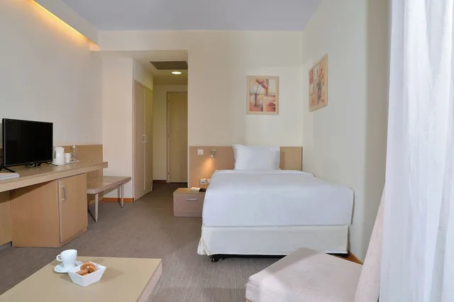 غرفة قياسية بإطلالة على البحر مفردة بسرير مزدوج، Achaia Beach Hotel, Vassilicos House of Hospitality 2/5