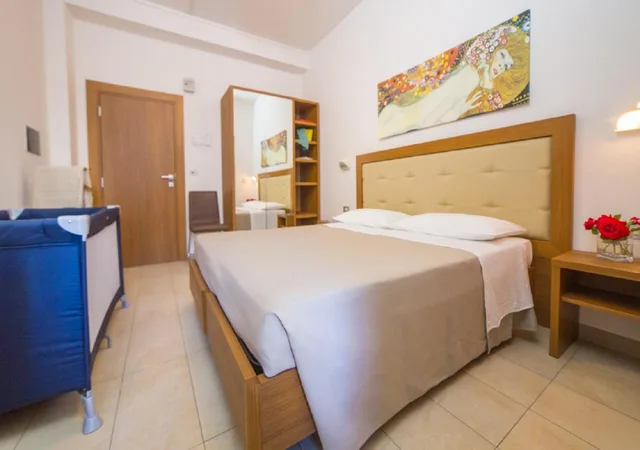 غرفة كومفورت بسرير مزدوج أو سريرين منفصلين بإطلالة على البحر، Mediterraneo Hotel and Suites 2/4