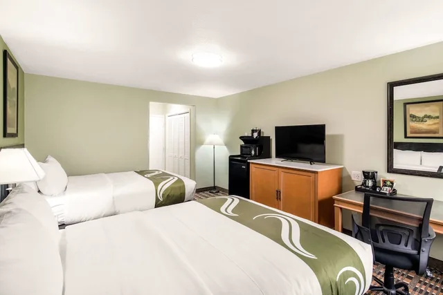 غرفة بسريرين مزدوجين لذوي الإعاقة، QUALITY INN AND SUITES PLANO EAST RICHARDSON 2/10
