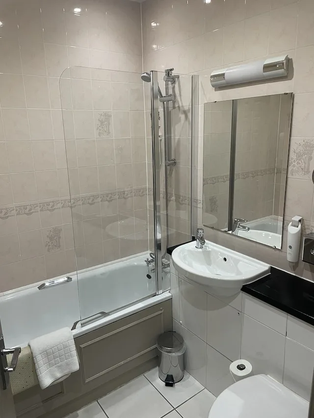 Family, 2 Double Beds, Midland Hotel Bradford 5/5