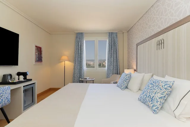 غرفة سوبيريور بسريرين منفصلين بإطلالة على المدينة، Hesperia Cordoba 5/10