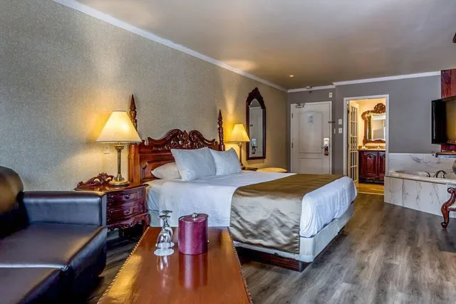 Suite, King Bed, St Christophe Hotel Spa Ascend Hotel Collection 1/3