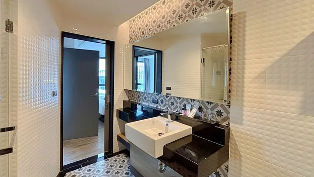 جناح بريميير بسرير كينج، Chezzotel Pattaya 3/6