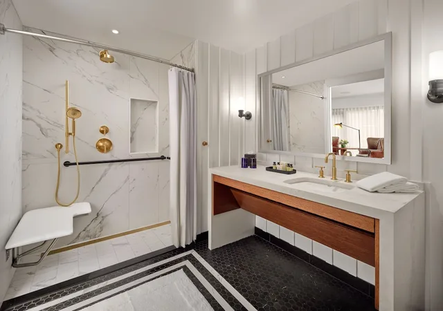 غرفة بسريرين مزدوجين لذوي الإعاقة، The Charles Hotel 4/5