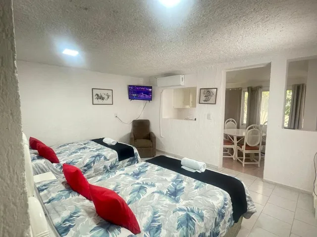 Suite, 2 Double Beds, Kitchenette, Capital O Farallon Inn 2/4