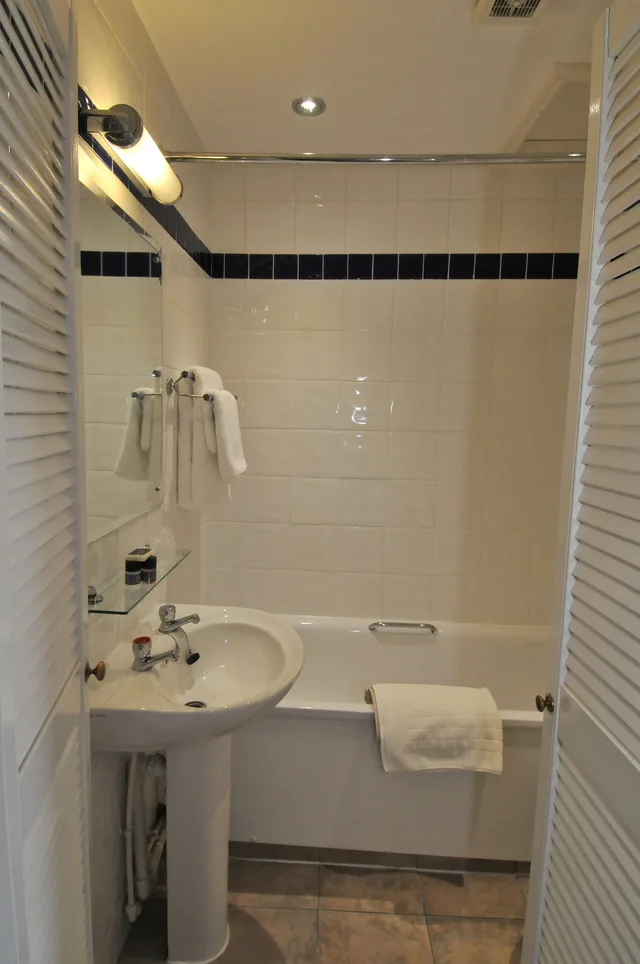 غرفة مفردة بسرير فردي، The Hillcrest Hotel Sure Hotel Collection By Best Western 3/3