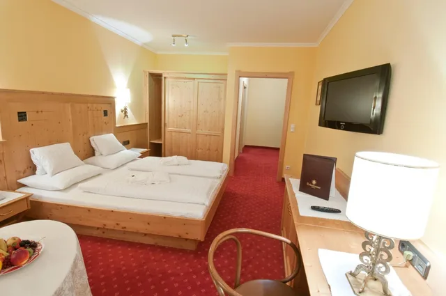 غرفة كلاسيكية بسرير مزدوج، HOTEL TIEFENBRUNNER 4/6