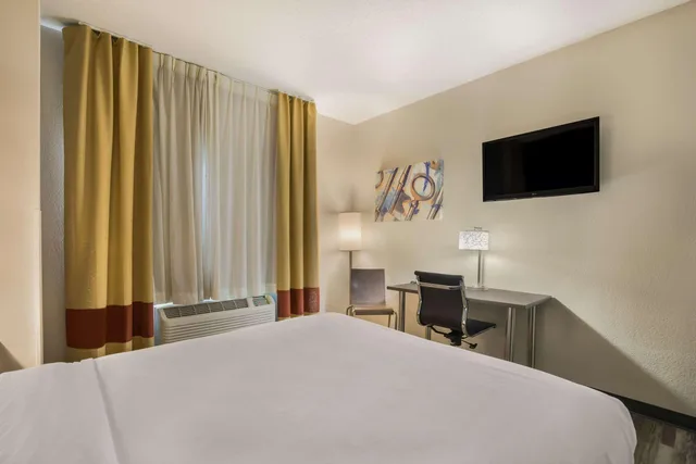 جناح بسرير كوين لذوي الإعاقة، MainStay Suites Joliet I-55 4/5