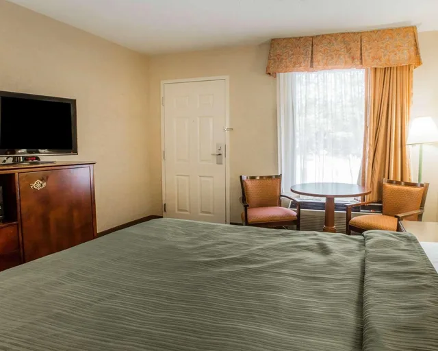 غرفة بسرير مزدوج، Quality Inn Reidsville 2/2