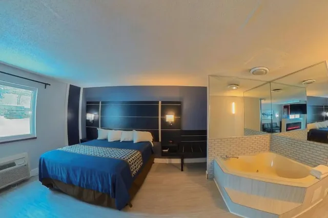 جناح بسرير كينج بجاكوزي، Coratel Inn & Suites by Jasper Hastings 2/10
