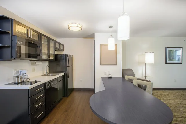 جناح بسرير كينج بغرفة نوم واحدة لذوي الإعاقة، Candlewood Suites Bellevue 3/4