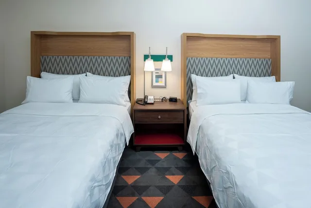 غرفة قياسية بسريرين كوين، Holiday Inn Nw Houston Beltway 8 3/9