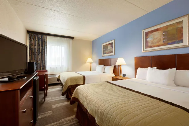 جناح بسريرين كوين، Ramada by Wyndham Fargo 1/1