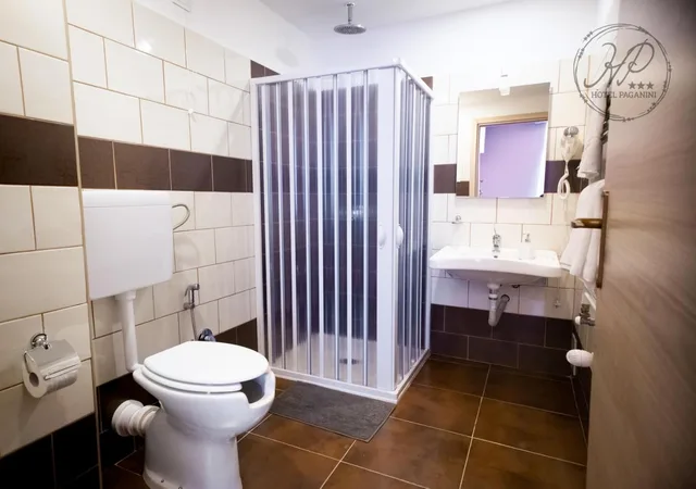 غرفة رباعية بحمام خاص، Hotel Paganini 5/10