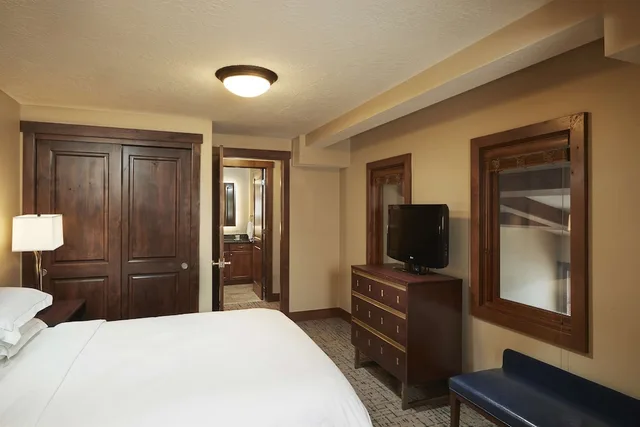 جناح بسريرين كينج بغرفتي نوم مع أريكة، Hilton Grand Vacations Club Sunrise Lodge Park City 2/8