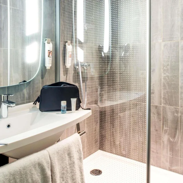 غرفة كومفورت بسرير مزدوج بشرفة، Ibis Saint Germain En Laye Centre 6/6