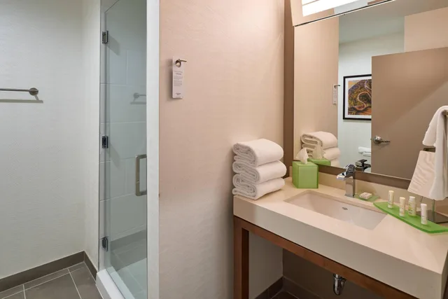 Room, 2 Queen Beds, Stadium View, Bathtub, Accessible، Hotel Courtyard By Marriott el Paso Downtown Convention Center 2/2