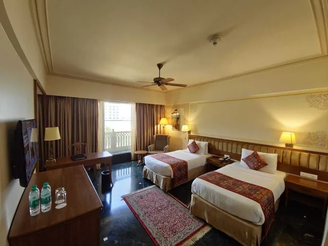 غرفة تنفيذية بسرير كينج بحوض استحمام، Indana Palace Jaipur 4/10